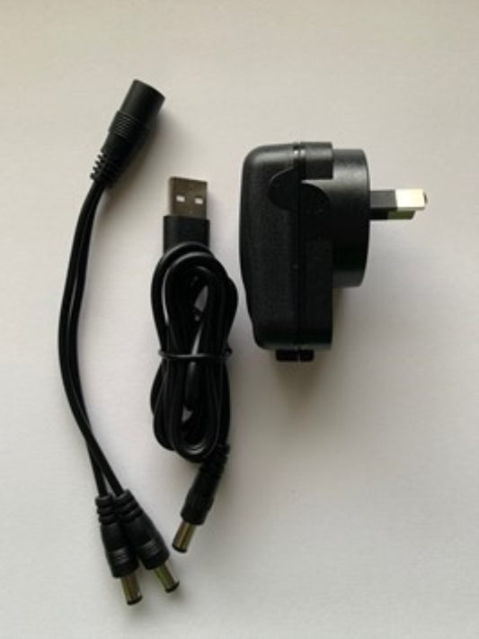 Australian–New Zealand Charger For 300/400 Series and incudes splitter cable